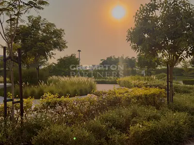 Park Corner with Garden | Best location