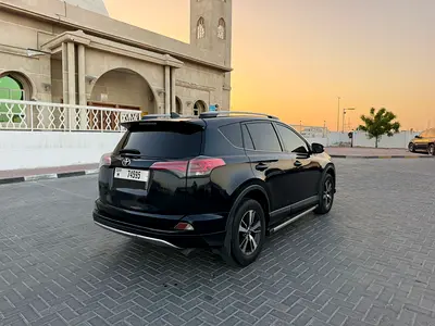 2017 Toyota RAV 4 — фото 5
