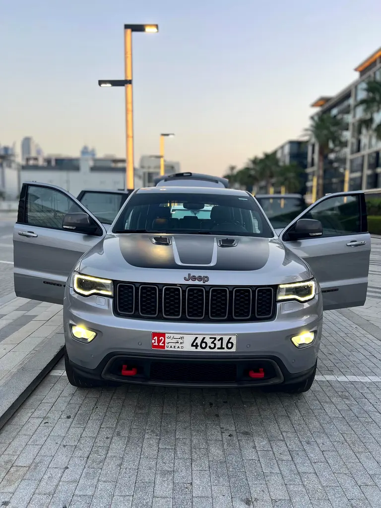 Jeep Cherokee 2017 — photo 1 of 20