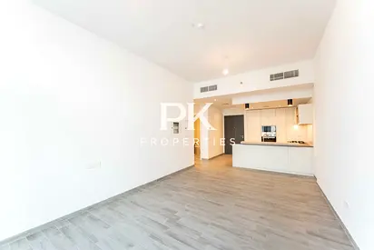 Well Maintained | Corner Unit | Pool View