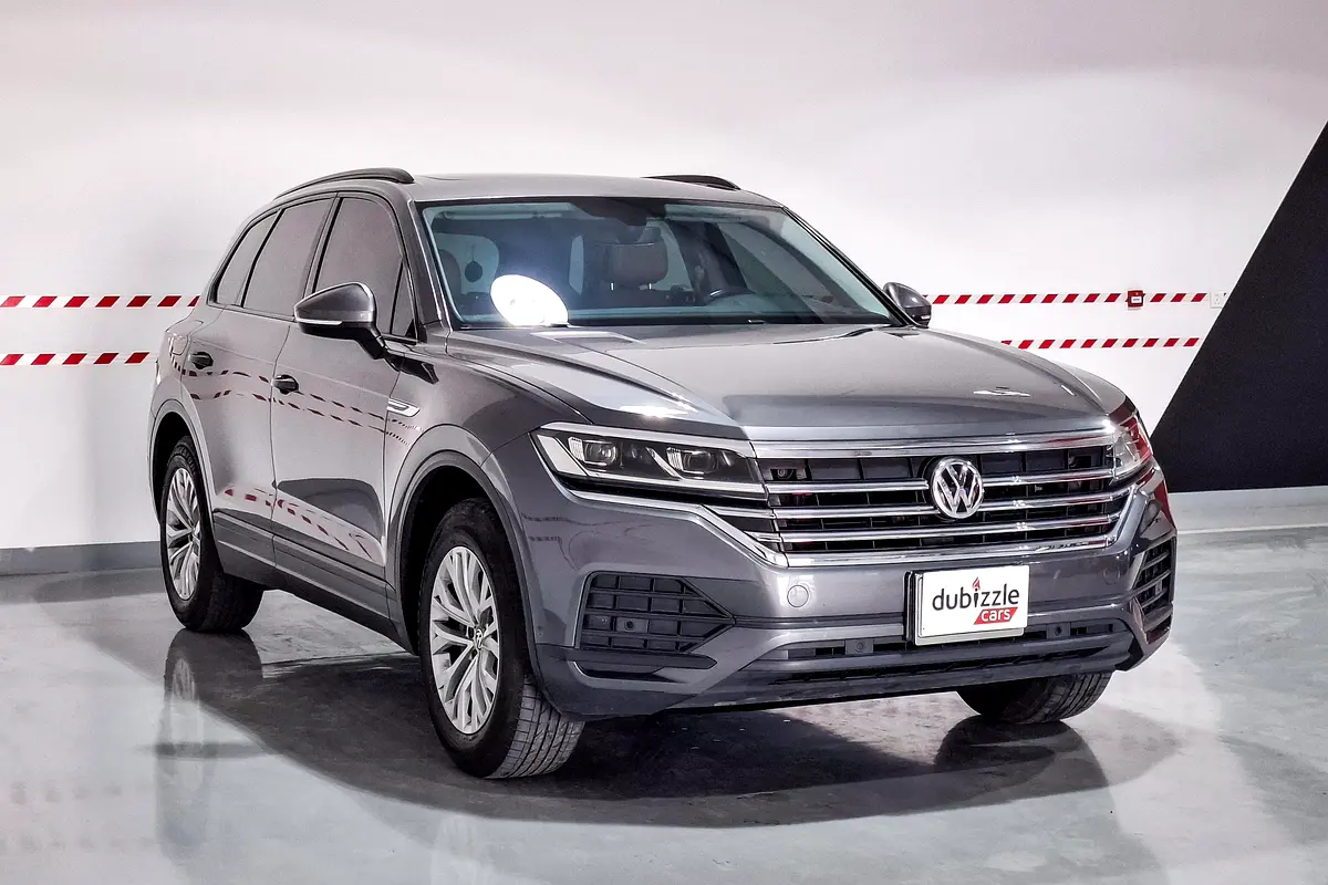 Volkswagen Touareg 2020 — photo 1 of 15