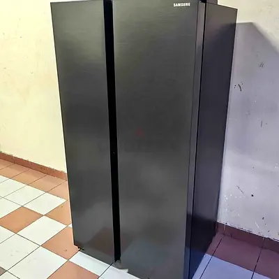 Samsung Digital Inverter Side-by-Side Refrigerator - Black, Good Condition