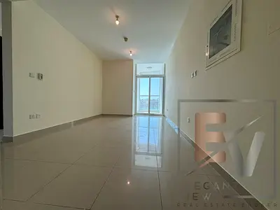 Bright 2 Bedroom Apartment | Closed Kitchen