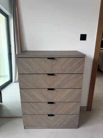 Modern 5-Drawer Chest Dresser in Oak Finish