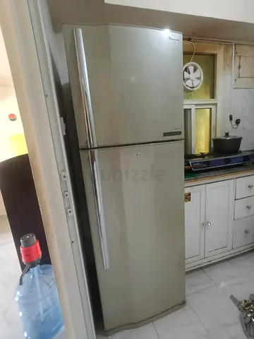 Toshiba 2-Door Top Freezer Refrigerator - Good Working Condition
