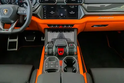 2025 Lamborghini URUS — миниатюра 18
