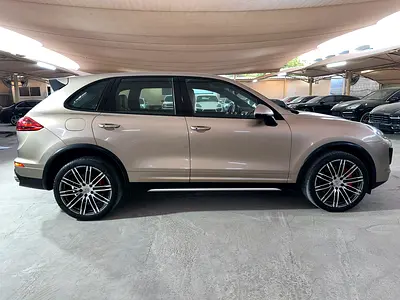 صورة 6 لـ 2015 Porsche CAYENNE