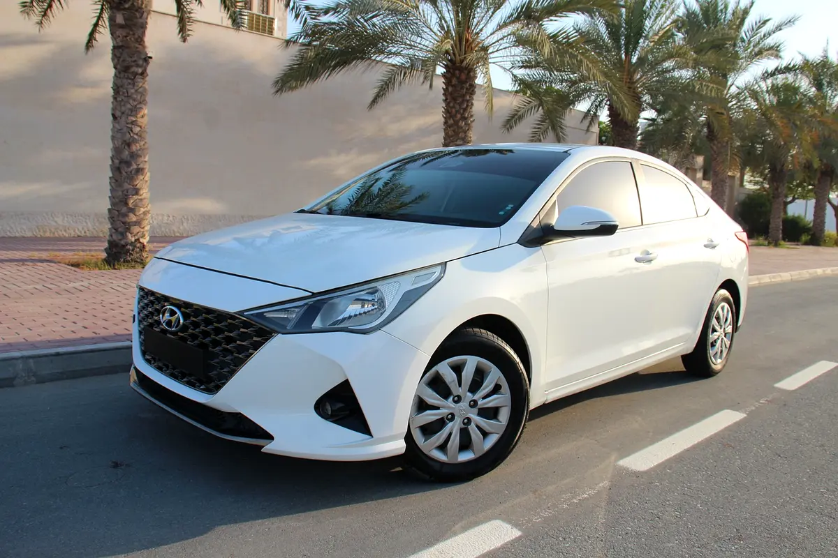 Hyundai Accent 2022 — photo 1 of 12