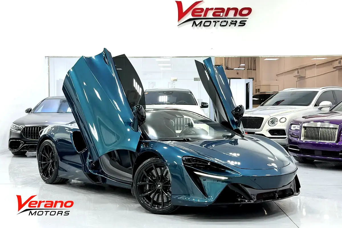 McLaren Artura 2023 — photo 1 of 19