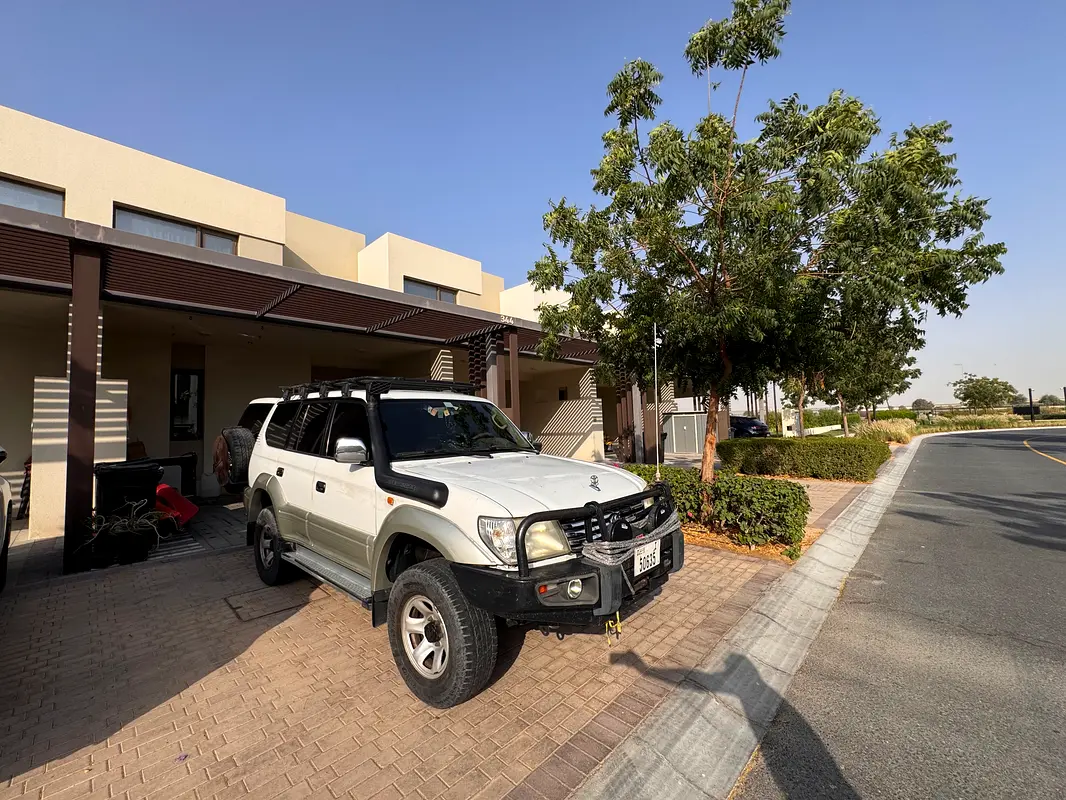 Toyota Prado 2002 — photo 1 of 10