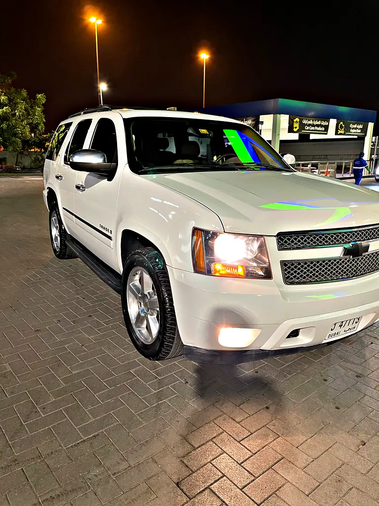 Chevrolet Tahoe 2009 — photo 1 of 6