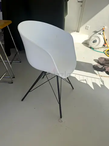 pair of chairs