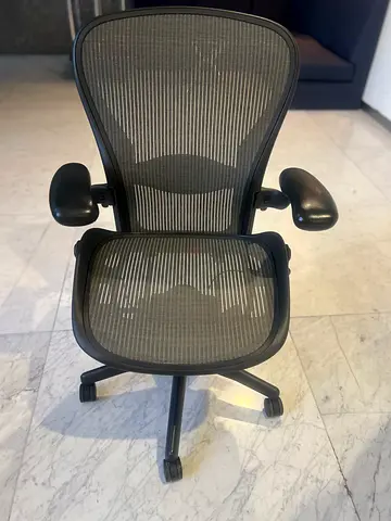 For sale Herman miller Aeron size C