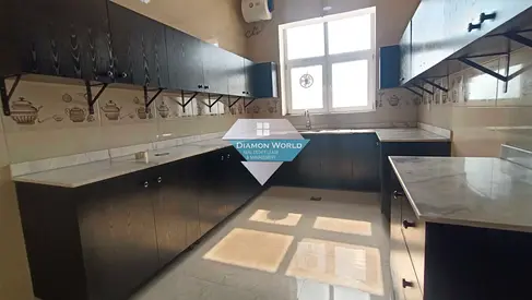 LAVISH 4 BED ROOM AND HALL WITH PARKING 100K AT MOHAMMED BIN ZAYED CITY