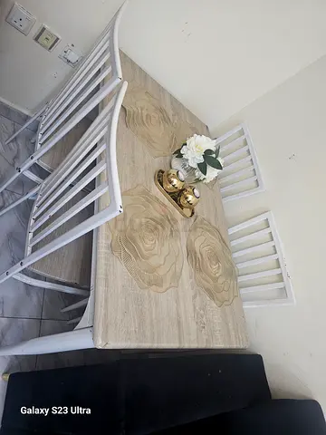Dinning table for sale