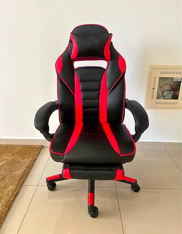Black  Red Racing Gaming Chair with Footrest - Brand New