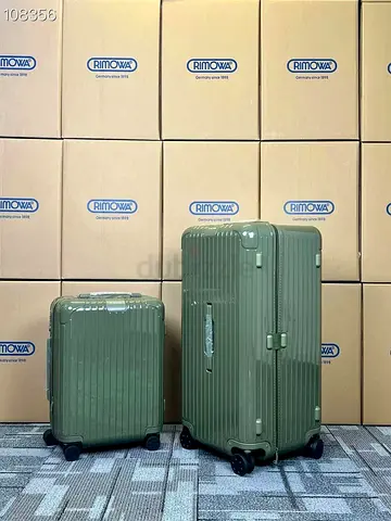 RIMOWA essential trunk plus suitcase
