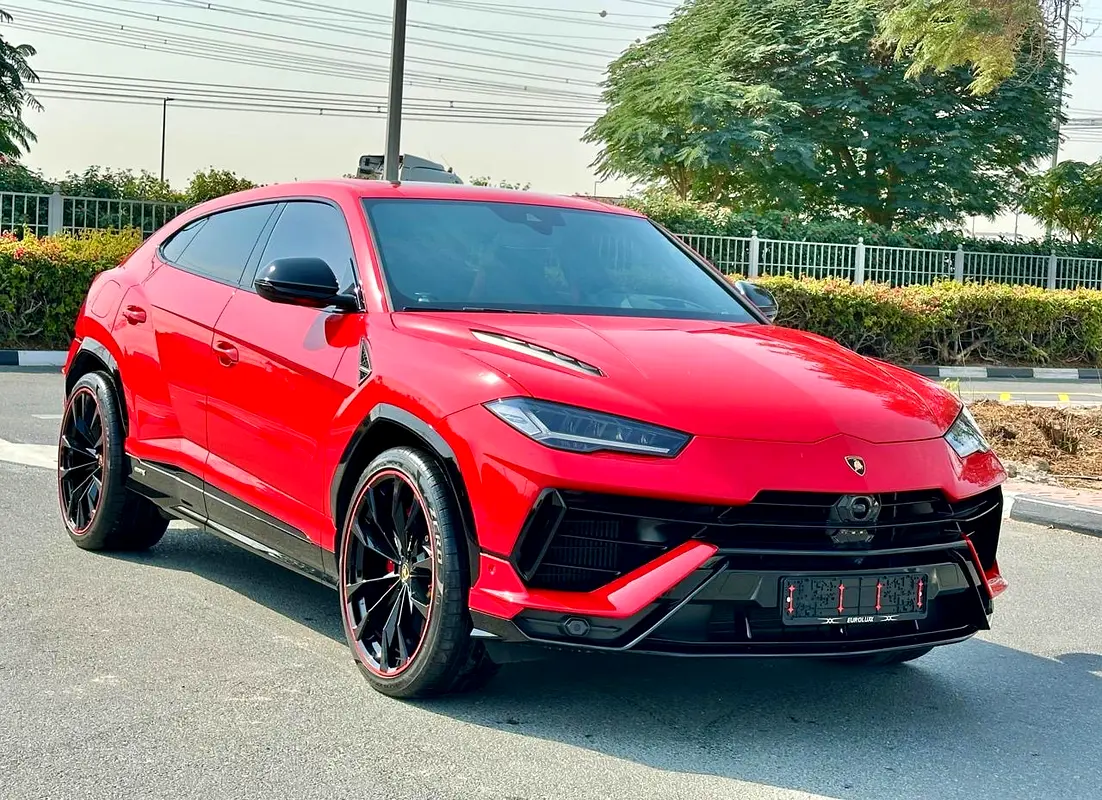 Lamborghini Urus 2024 — photo 1 of 11