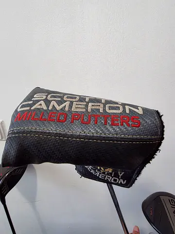 Titleist Scotty Cameron GoLo 5 Putter (34 inch) - with Headcover