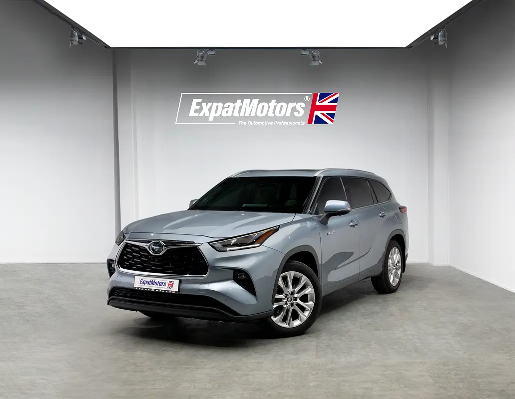 Toyota Highlander 2023 — photo 1 of 20