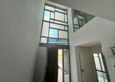 Spacious Corner 5BR Villa | Semi-Furnished