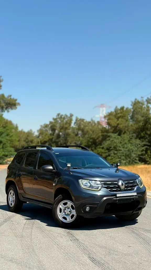 Renault Duster 2022 — photo 1 of 18