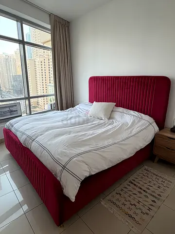 Headboard bed frame (WITHOUT mattress) in excellent condition - KING Size
