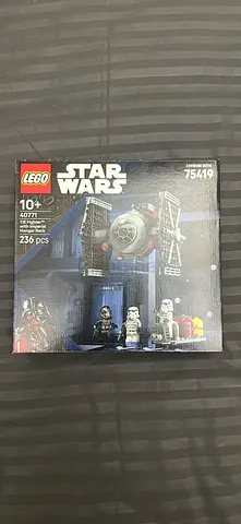 LEGO® TIE Fighter™ with Imperial Hangar Rack (Set 40771)