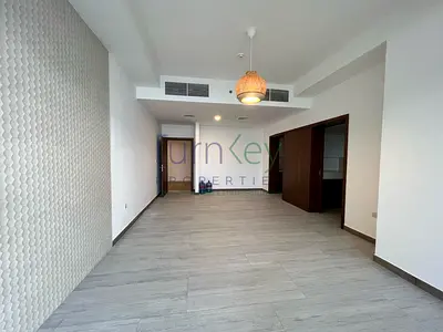 Great Layout | High Floor | Bright & Spacious | Upgraded master bathroom