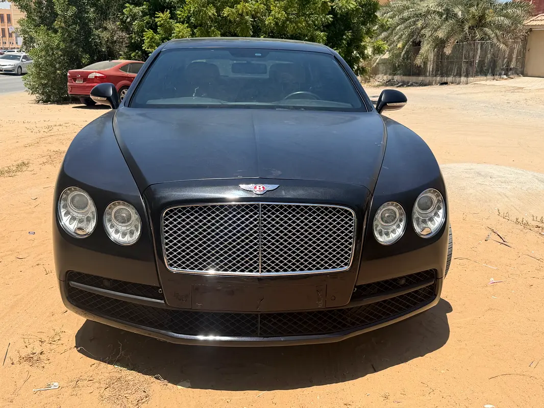 Bentley Flying Spur 2016 — photo 1 of 19