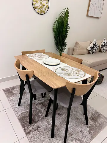 Wooden Dining Table with 4 Modern Bentwood Chairs
