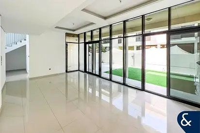 Unfurnished | Townhouse | Close to Park