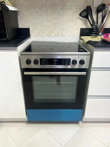 Modern Electric Cooker with Ceramic Hob and Oven