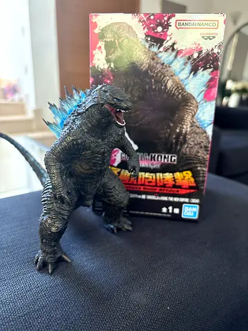 Godzilla x Kong figure