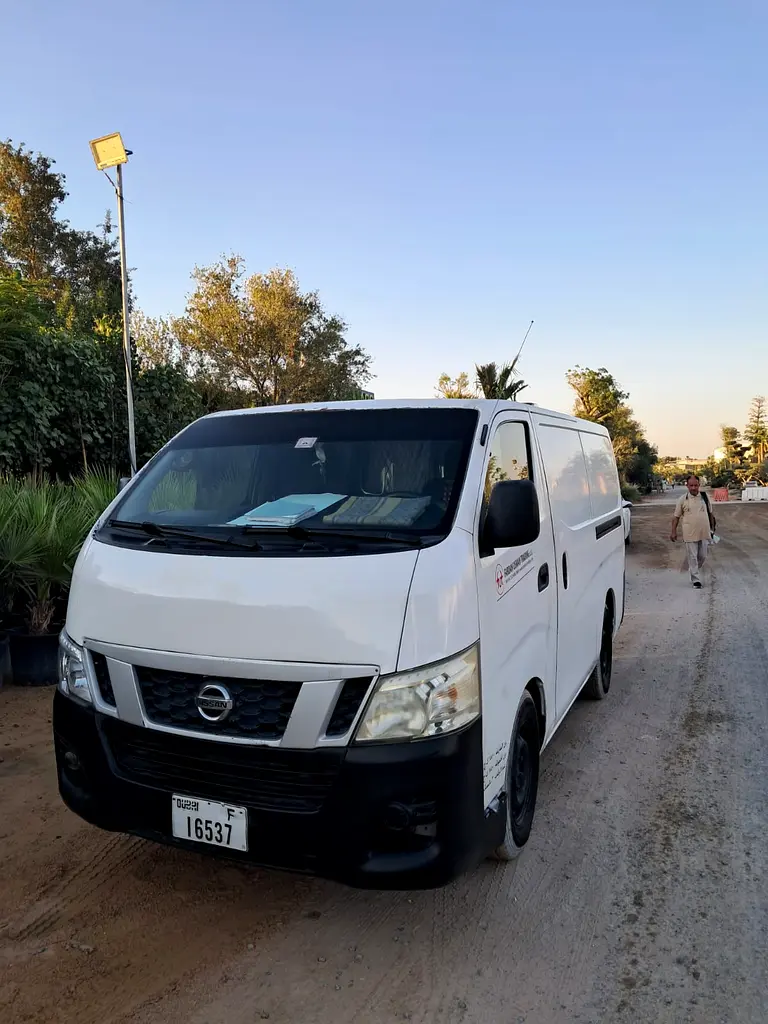 Nissan Urvan 2015 — photo 1 of 3