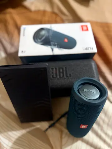 JBL Flip 5 Portable Bluetooth Speaker - Good Condition brand new 💯 original