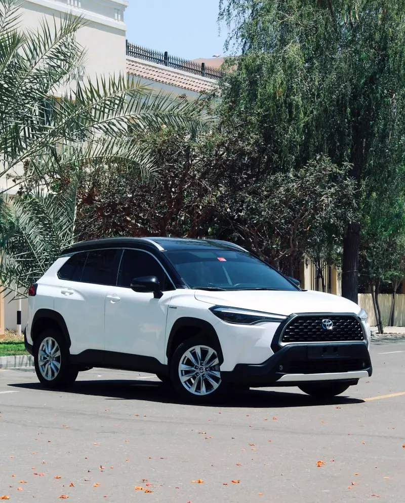 Toyota Corolla Cross 2022 — photo 1 of 20