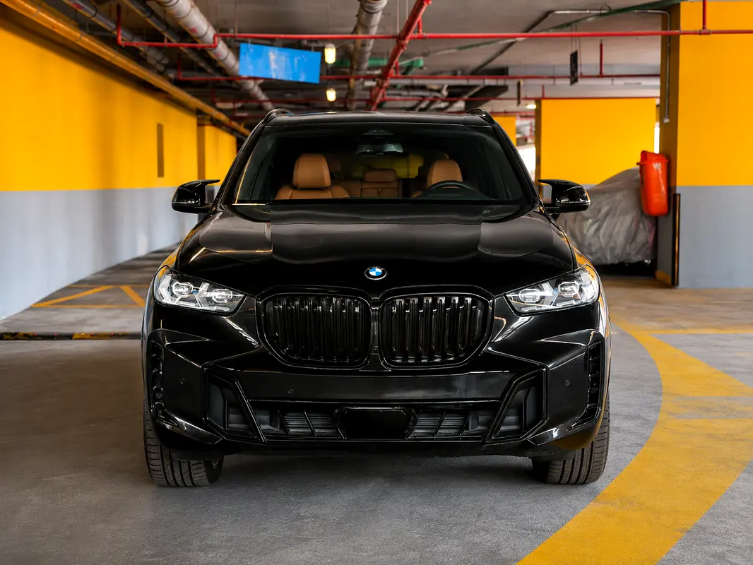 BMW X5 2024 — photo 1 of 10