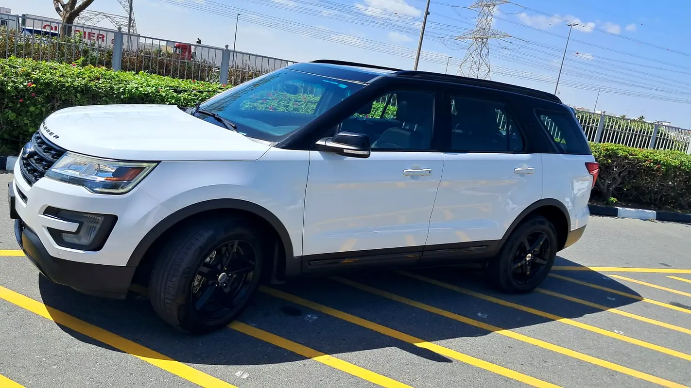 Ford Explorer 2017 — photo 1 of 13