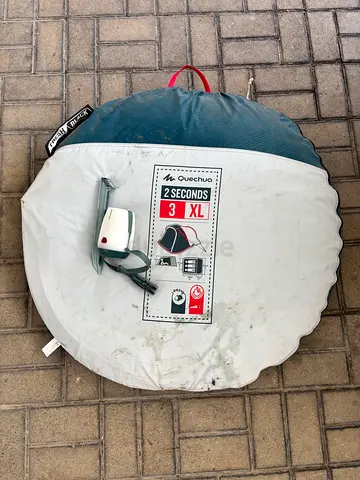 3 persons tent + lamp + extra pegs