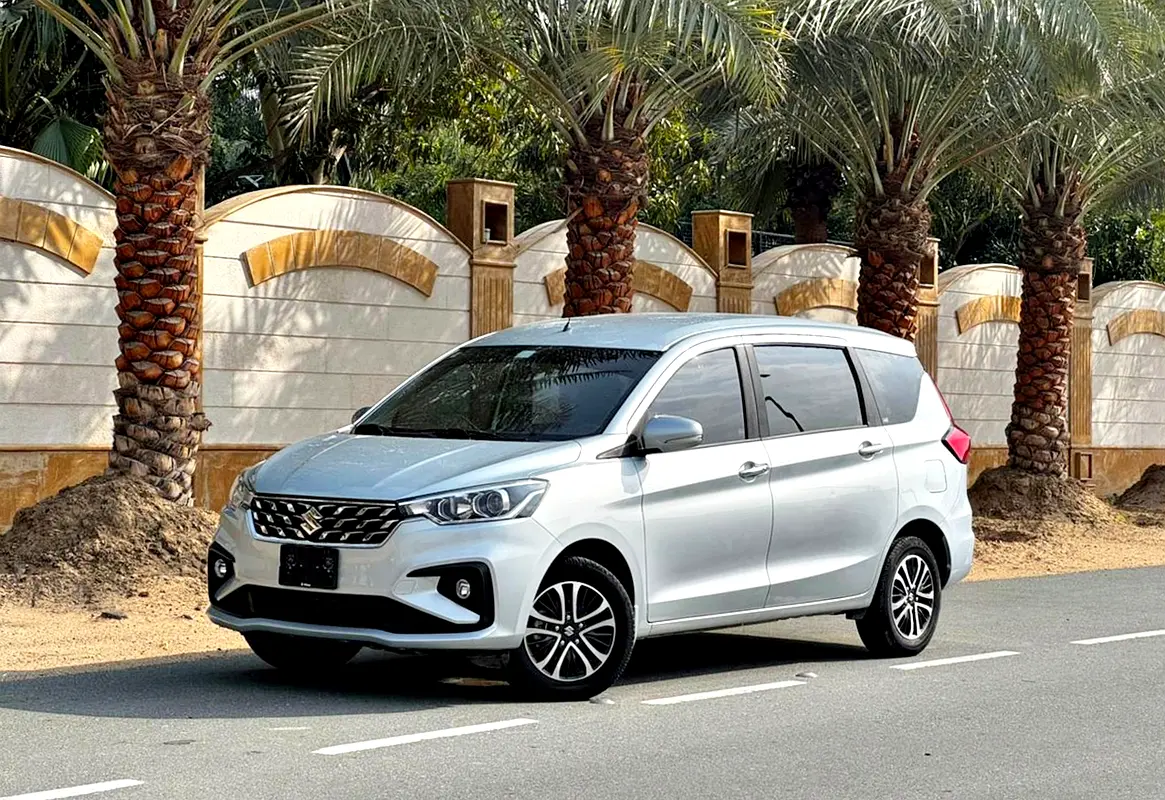 Suzuki Ertiga 2023 — photo 1 of 20