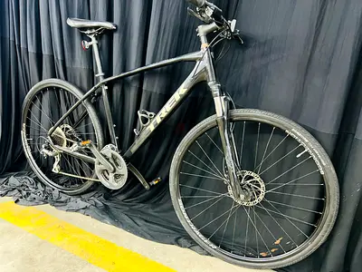 Trek dual sport hybrid bike