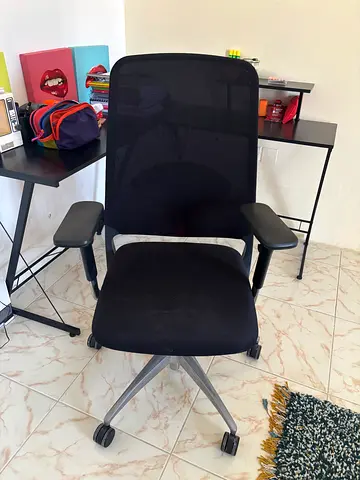 Comfortable desk chair