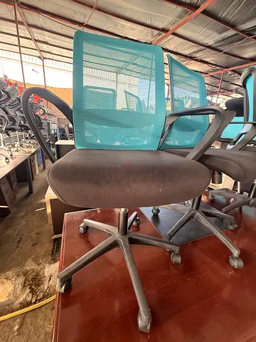 Set of used mesh-back office chairs (turquoise) - 5 available