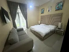 NO COMMISSION, Dubai Marina Luxury master bedroom with balcony , tram and metro walking distance