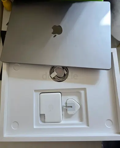 Apple MacBook Pro (Silver) with Charger - Good Condition