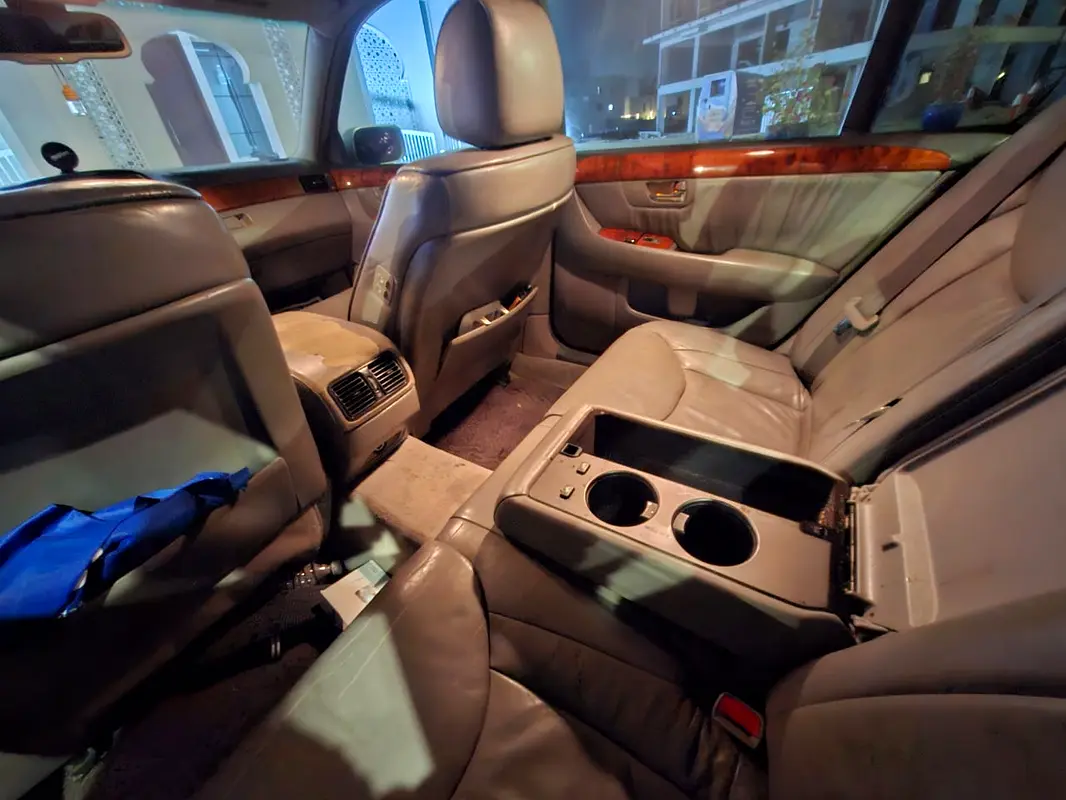 Lexus LS-Series 2001 — photo 1 of 7
