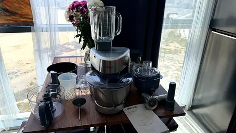 Kenwood food processor with blender and attachments - good condition