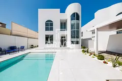 Furnished | Modern Interiors | Huge Plot