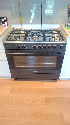 Toshiba Gas cooker 90x60 cm latest model good condition